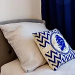& بيت شباب *